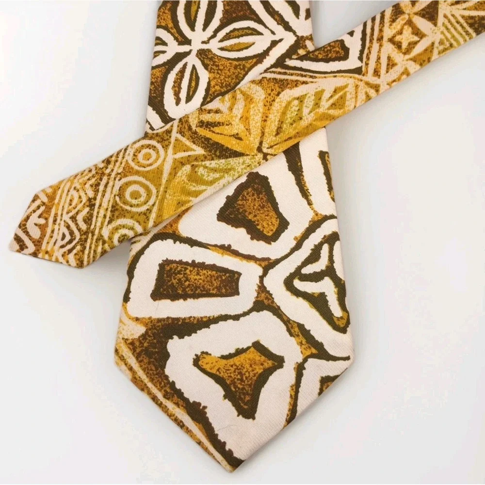 Vintage Kole Kole Hawaii Neck Tie Polyester Tropical Yellow Geometric 53.5